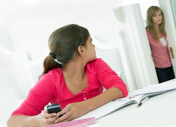 Should parents snoop on their kids online?